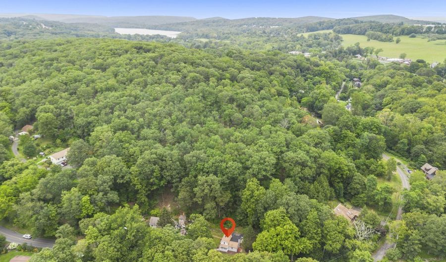 97 Padanaram Rd, Danbury, CT 06811 - 3 Beds, 1 Bath
