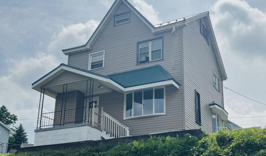 5017 Highland Park Ave, Altoona, PA 16602 - 3 Beds, 1 Bath