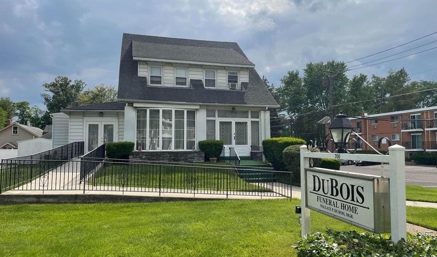 700 S WHITE HORSE Pike, Audubon, NJ 08106 - 0 Beds, 0 Bath