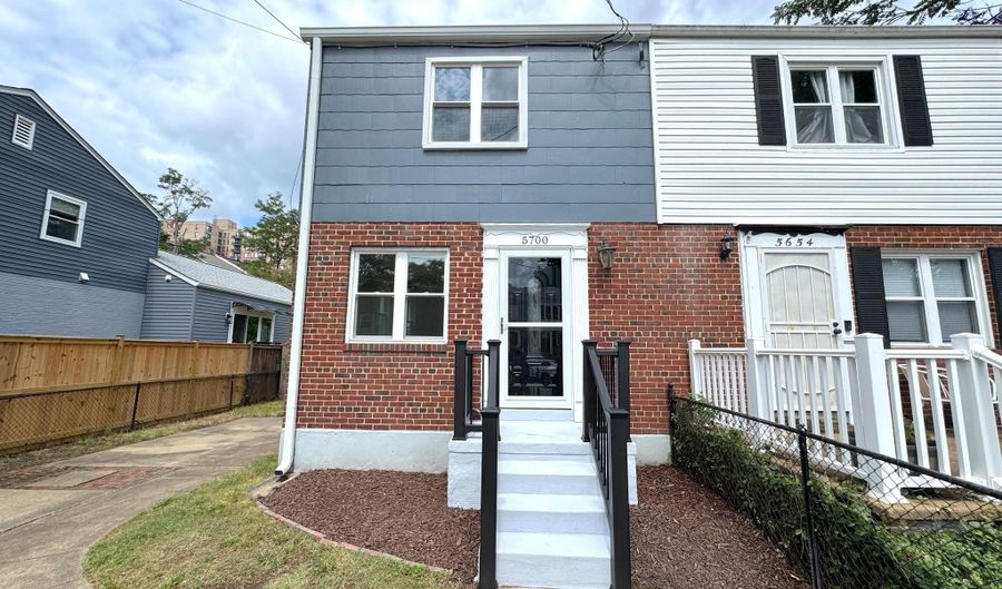 5700 FENWICK Dr, Alexandria, VA 22303 - 2 Beds, 2 Bath