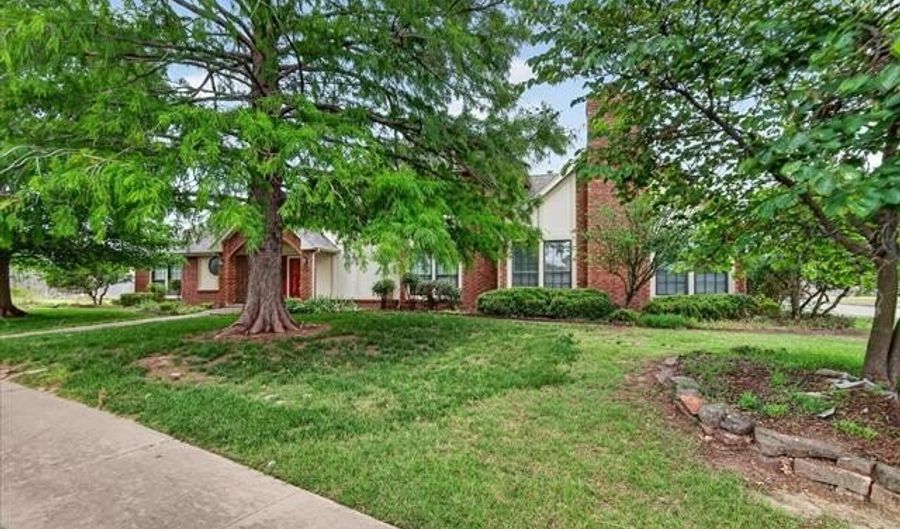 3116 Camelot Dr, Bartlesville, OK 74006 - 4 Beds, 3 Bath