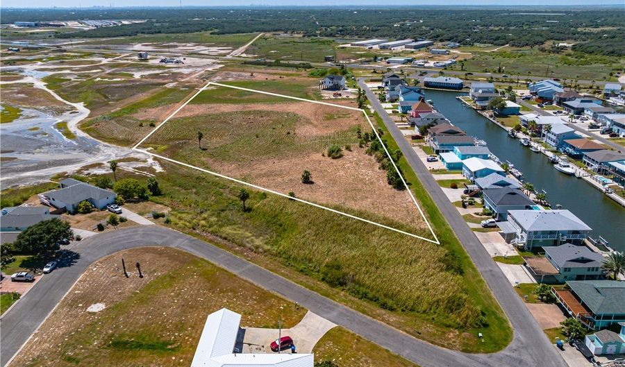 101 Port Saint Claire, Aransas Pass, TX 78336 - 3 Beds, 2 Bath
