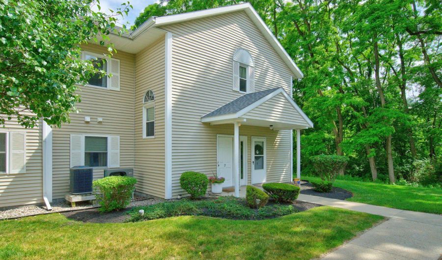 507 Greenwich Dr, Albany, NY 12203 - 2 Beds, 1 Bath