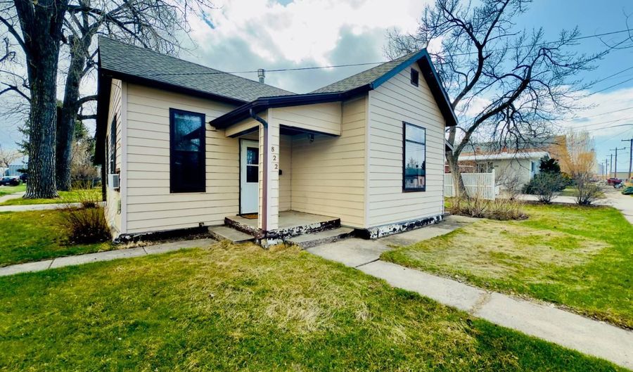 822 Harding St, Belle Fourche, SD 57717 - 2 Beds, 1 Bath