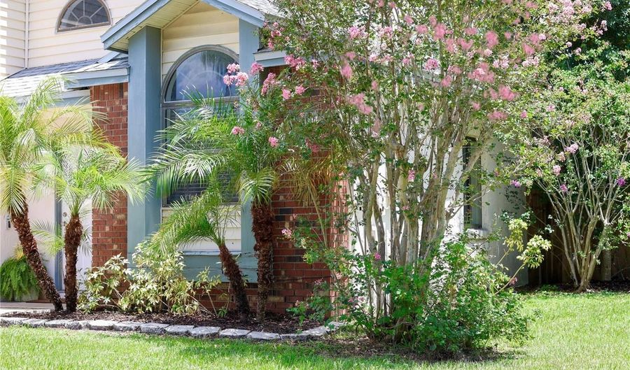 2214 GRASMERE Dr, Apopka, FL 32703 - 3 Beds, 3 Bath