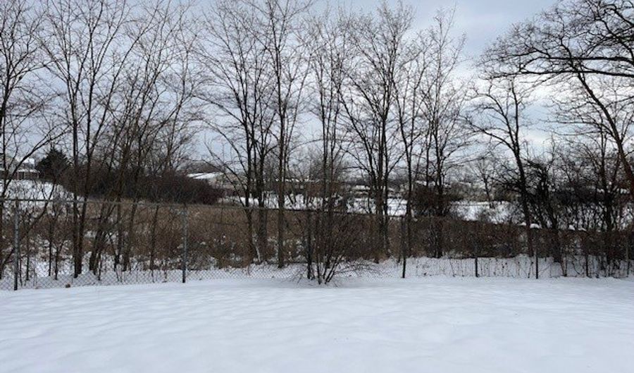 833 W Heritage Dr 2, Addison, IL 60101 - 1 Beds, 1 Bath