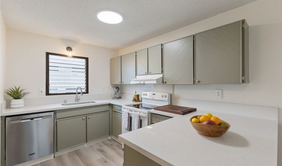 98-512 Kaonohi St 49-3, Aiea, HI 96701 - 4 Beds, 4 Bath