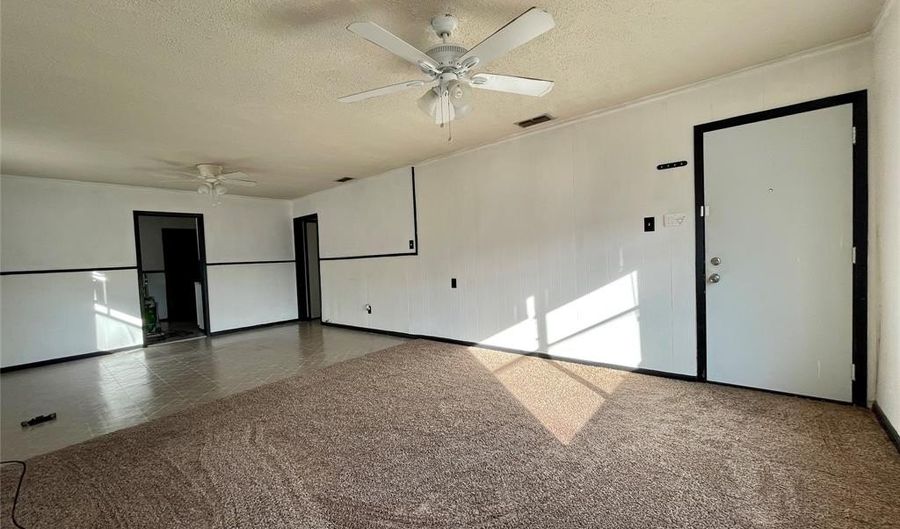 2058 N 2nd St, Abilene, TX 79603 - 2 Beds, 1 Bath