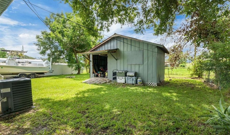 212 PIKE St, Auburndale, FL 33823 - 3 Beds, 2 Bath