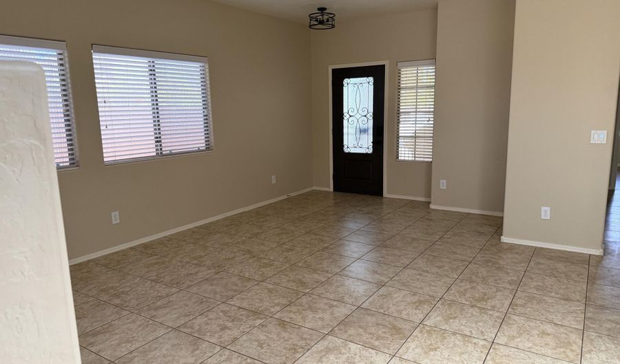 178 W PACIFIC Dr, Casa Grande, AZ 85122 - 3 Beds, 2 Bath