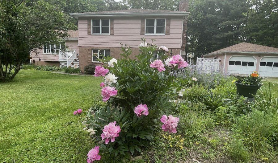 182 Four Corners Rd, Ancramdale, NY 12503 - 5 Beds, 4 Bath