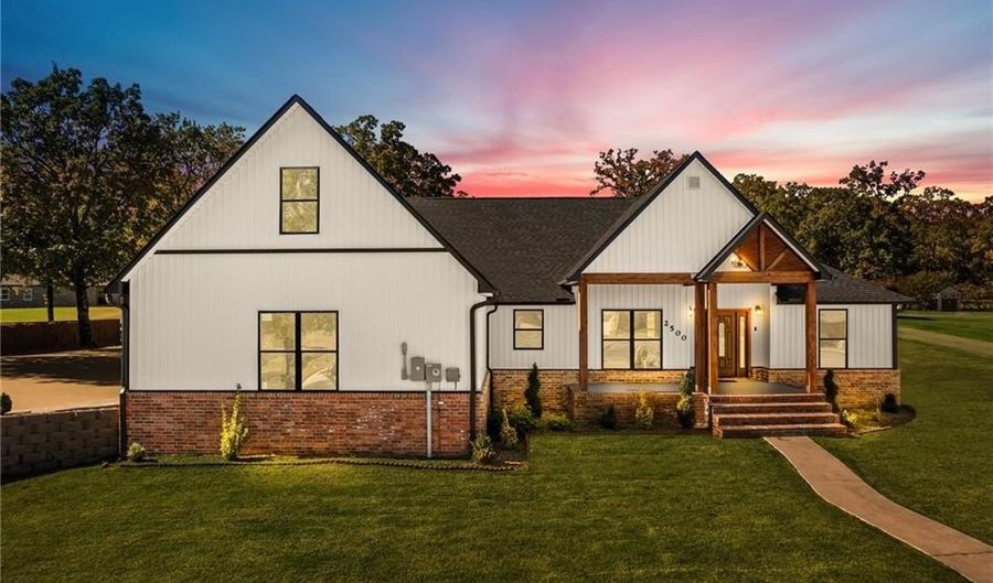 2500 River Vista Dr, Alma, AR 72921 - 4 Beds, 3 Bath
