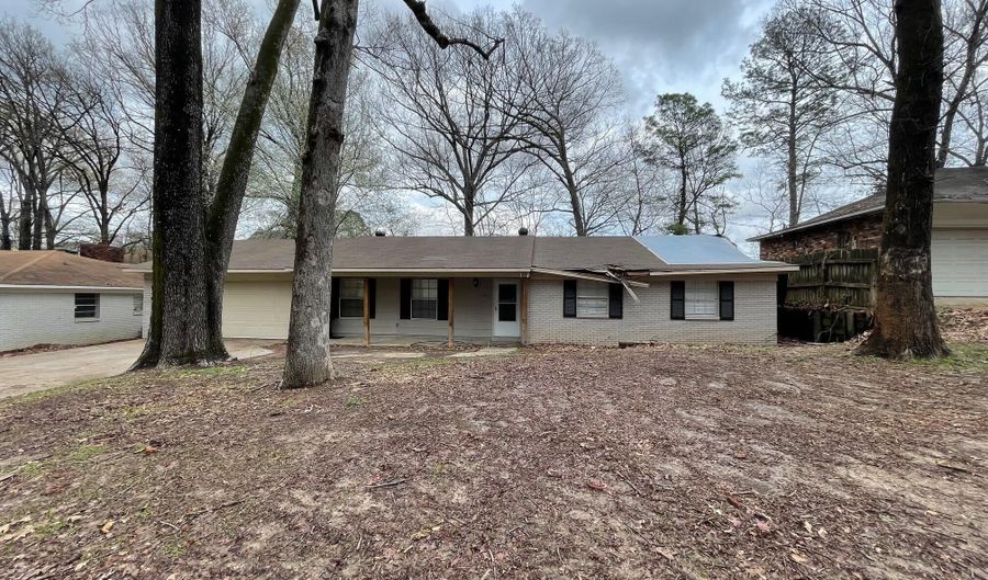 1015 Tanglewood Dr, Clinton, MS 39056 - 3 Beds, 2 Bath
