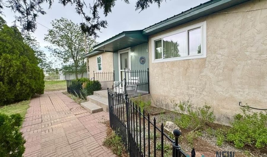 1411 Mcfarland Rd, Carlsbad, NM 88220 - 3 Beds, 2 Bath