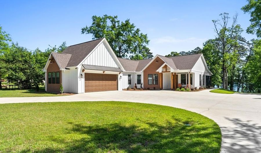 2167 Calhoun Dr, Abbeville, AL 36310 - 3 Beds, 2 Bath