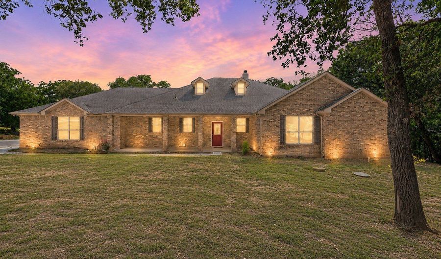 3884 County Road 401, Alvarado, TX 76009 - 3 Beds, 3 Bath