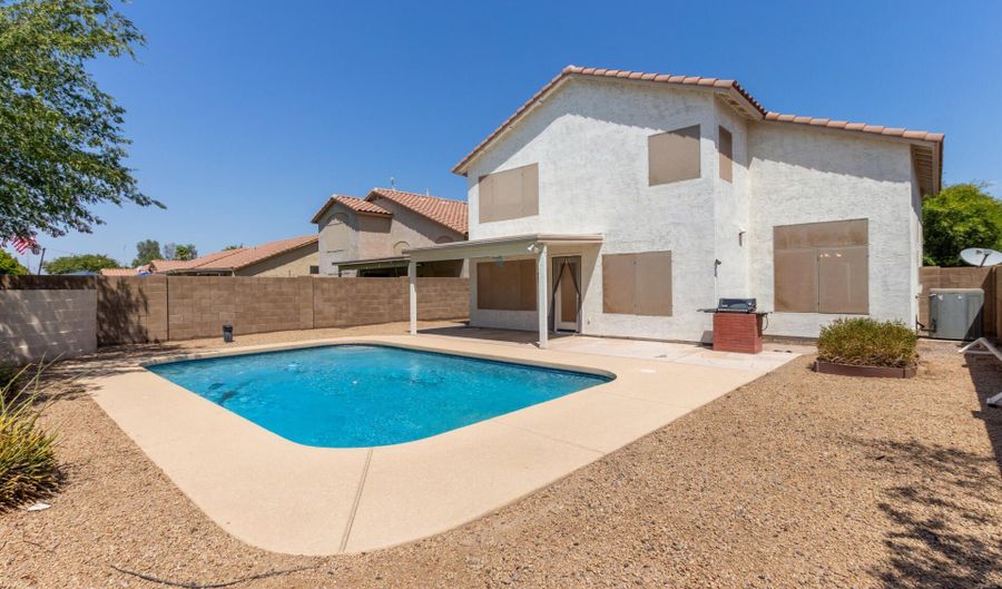 1327 W KINGBIRD Dr, Chandler, AZ 85286 - 4 Beds, 3 Bath