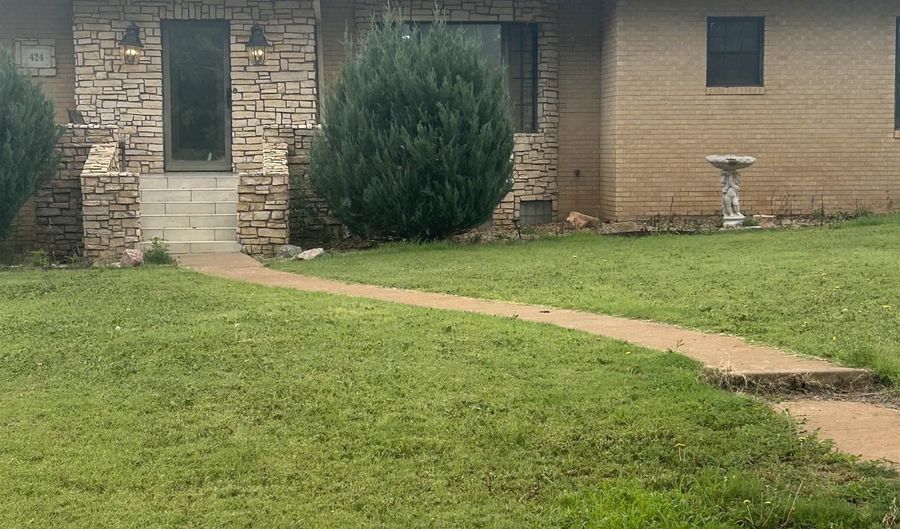 424 Ave F, Beaver, OK 73932 - 3 Beds, 3 Bath