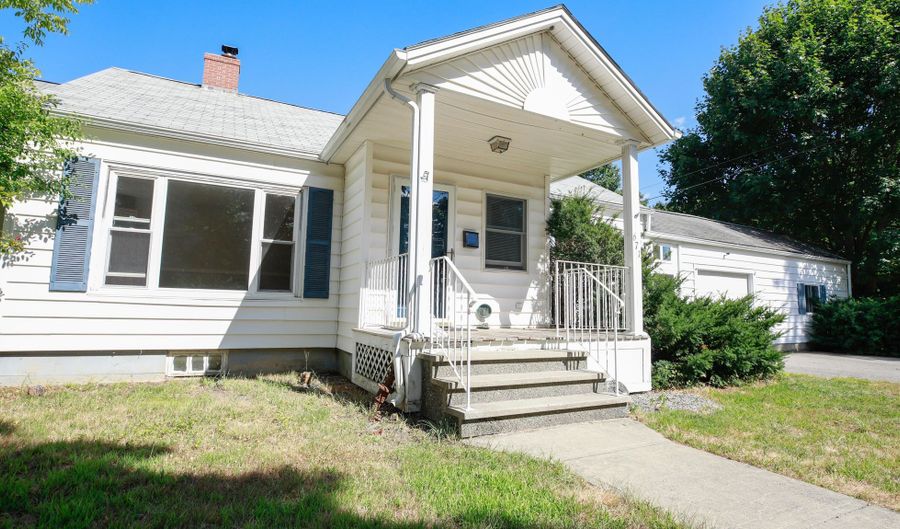 671 Essex St, Bangor, ME 04401 - 5 Beds, 4 Bath