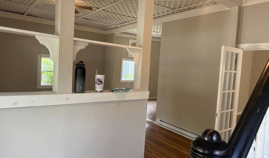 222 W 6TH St, Laurel, DE 19956 - 5 Beds, 3 Bath