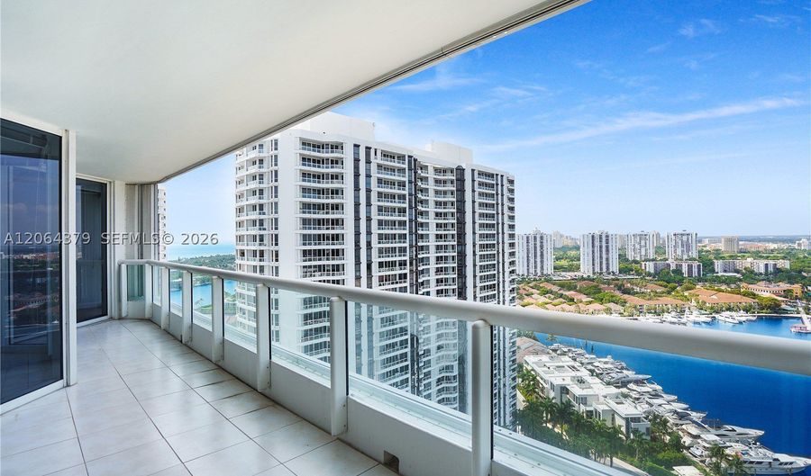 21205 Yacht Club Dr 2604, Aventura, FL 33180 - 2 Beds, 2 Bath