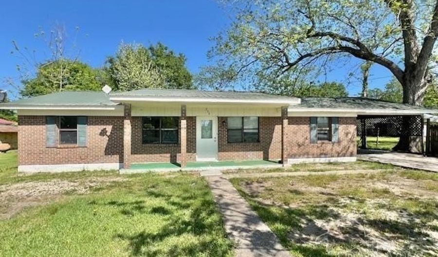 208 Lee St, Atmore, AL 36502 - 4 Beds, 2 Bath