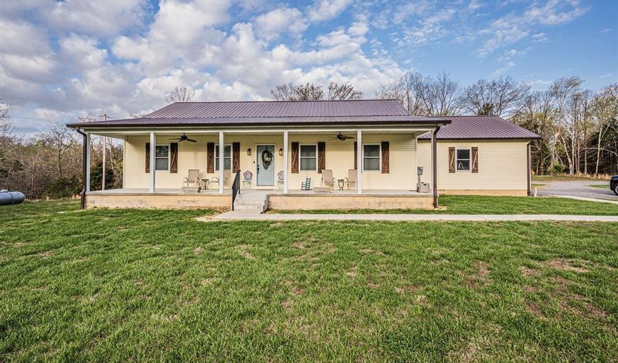 1361 Walkers Chapel Rd, Adolphus, KY 42120 - 2 Beds, 2 Bath