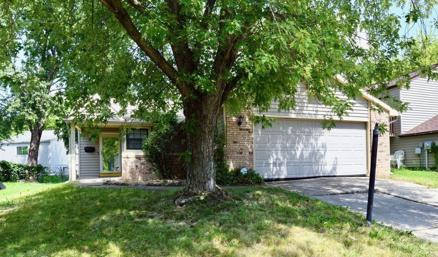11050 Amburg Ct, Indianapolis, IN 46235 - 3 Beds, 2 Bath