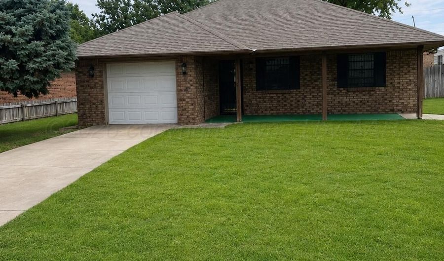 906 N FAIRMONT St, Amarillo, TX 79106 - 2 Beds, 1 Bath