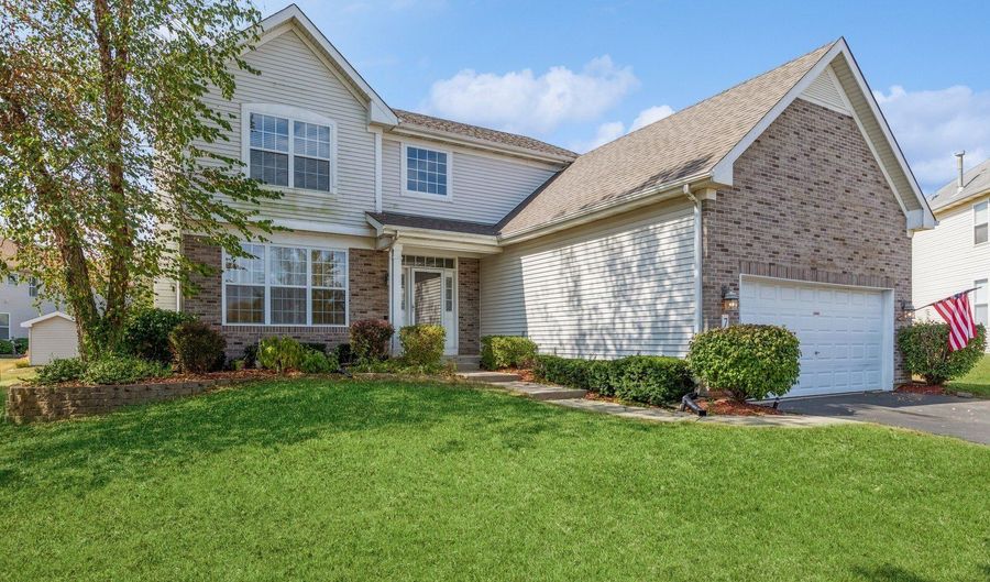 7 Lake Plumleigh Ct, Algonquin, IL 60102 - 4 Beds, 4 Bath