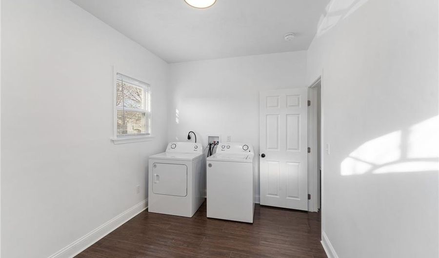 543 N Broadway 2, East Providence, RI 02914 - 2 Beds, 1 Bath