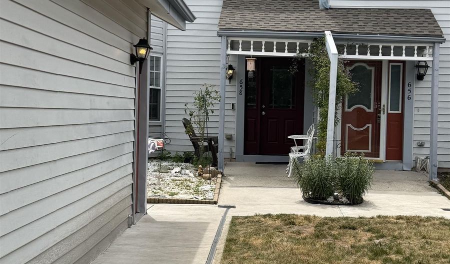 658 E Lakefront Cir 658, Absecon, NJ 08205 - 2 Beds, 3 Bath