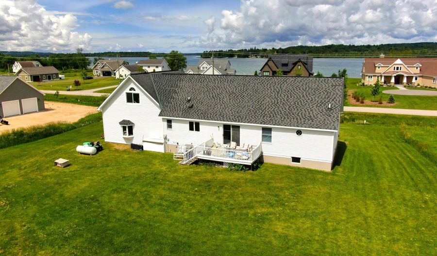 6188 Summerside Dr, Alanson, MI 49706 - 3 Beds, 2 Bath