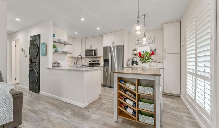 140 UWAPO Rd 58-204, Kihei, HI 96753 - 2 Beds, 2 Bath