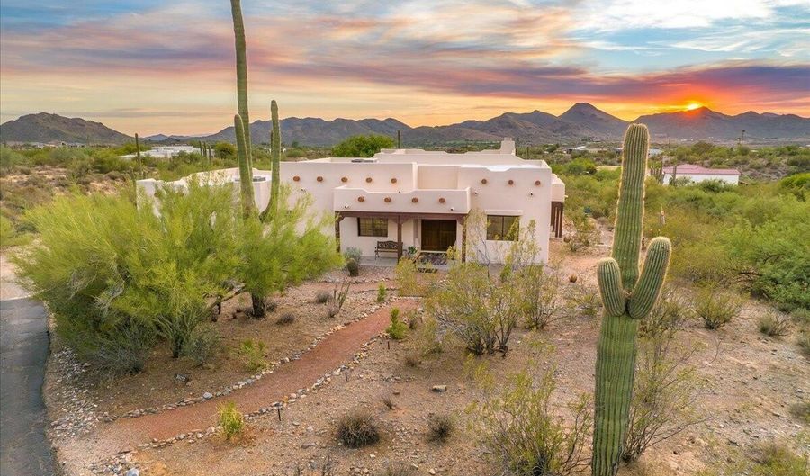 39258 N RIDGEWAY Dr, Cave Creek, AZ 85331 - 3 Beds, 2 Bath