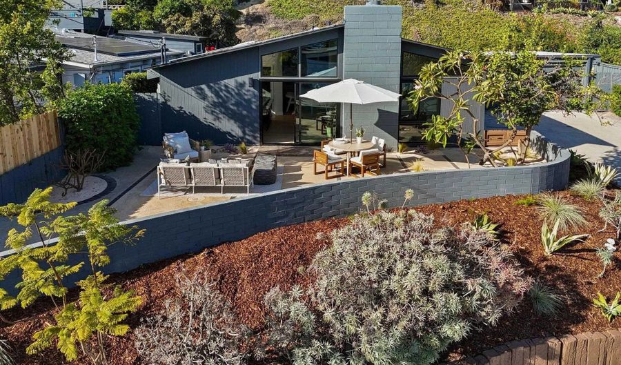 2526 Aster St, San Diego, CA 92109 - 4 Beds, 2 Bath