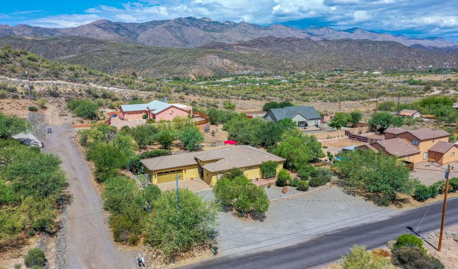 33250 S SUMMIT Dr, Black Canyon City, AZ 85324 - 2 Beds, 2 Bath