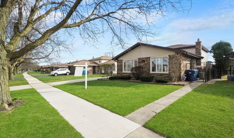 12820 S Blossom Dr, Alsip, IL 60803 - 4 Beds, 2 Bath