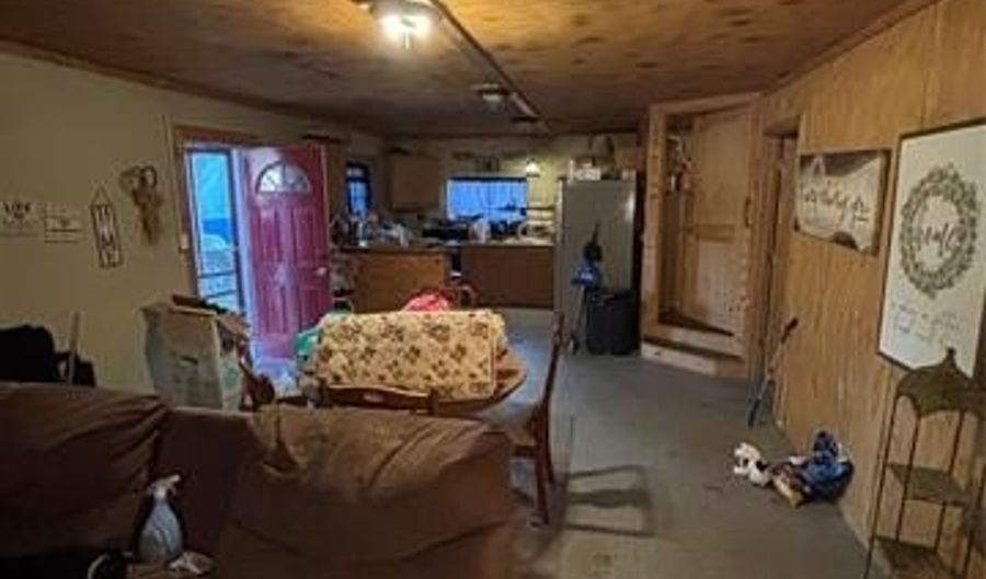 527 SW 2nd St, Adair, OK 74330 - 2 Beds, 1 Bath