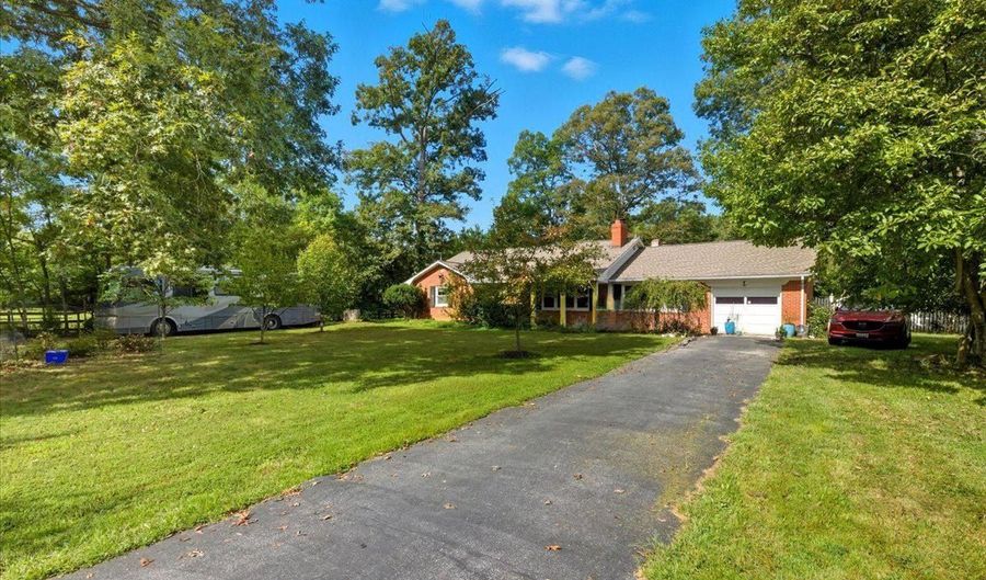 1701 ACCOKEEK Rd W, Accokeek, MD 20607 - 3 Beds, 2 Bath