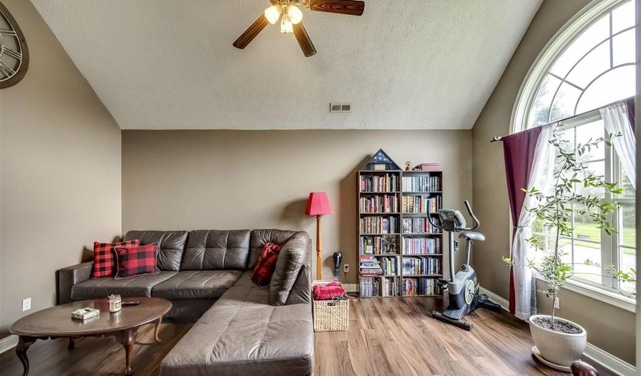 110 Tulip Dr, Bardstown, KY 40004 - 3 Beds, 2 Bath