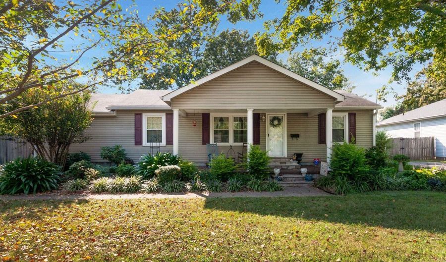 1502 S Houston St, Athens, AL 35611 - 3 Beds, 2 Bath