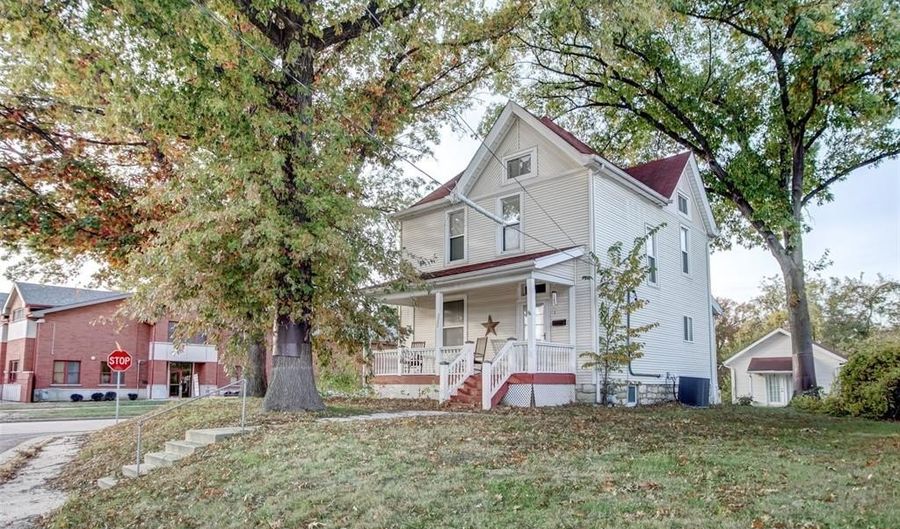 3302 College Ave, Alton, IL 62002 - 0 Beds, 0 Bath