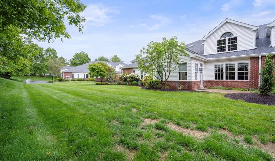 203 Providence Ct, Adams Twp., PA 16059 - 2 Beds, 3 Bath