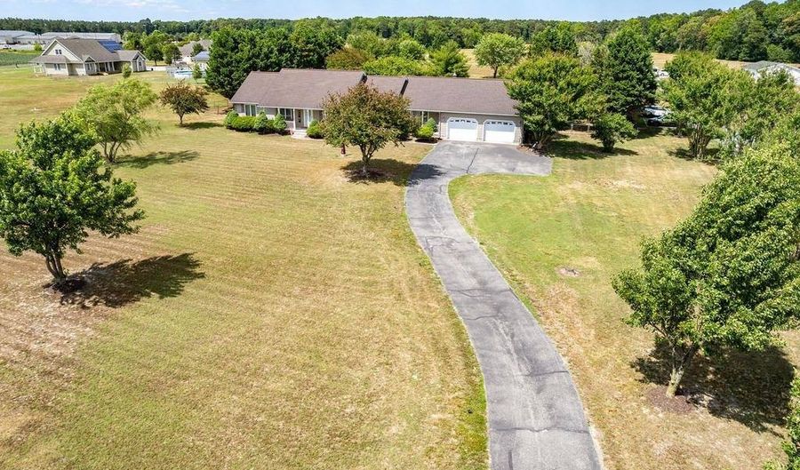 13899 Seashore Hwy, Georgetown, DE 19947 - 3 Beds, 3 Bath