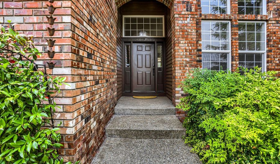 8481 SW 168TH Ave, Beaverton, OR 97007 - 5 Beds, 4 Bath