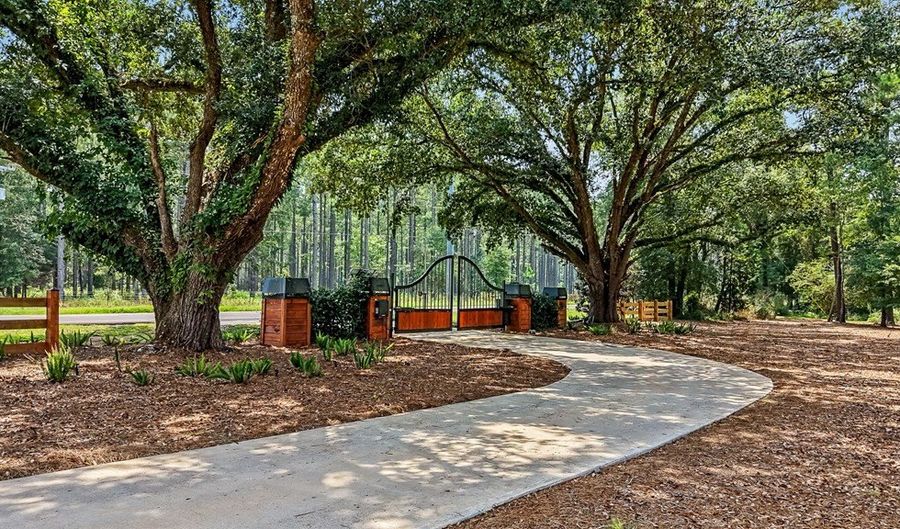 5535 Gillionville Rd, Albany, GA 31721 - 4 Beds, 3 Bath