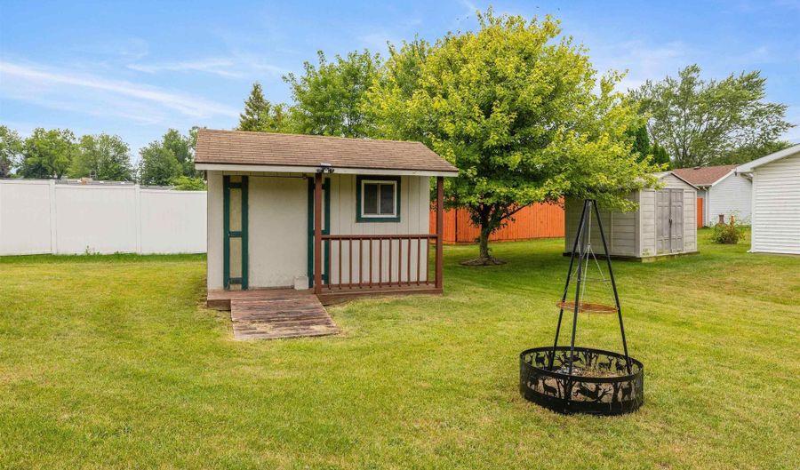 421 Manahan Dr, Angola, IN 46703 - 3 Beds, 2 Bath