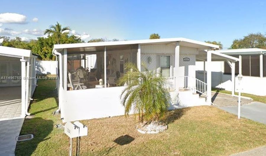 2231 SW 52nd St, Dania Beach, FL 33312 - 2 Beds, 2 Bath