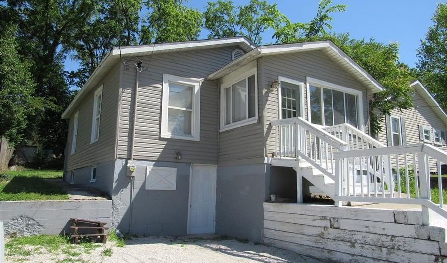 3034 Glenwood Ave, Alton, IL 62002 - 2 Beds, 1 Bath